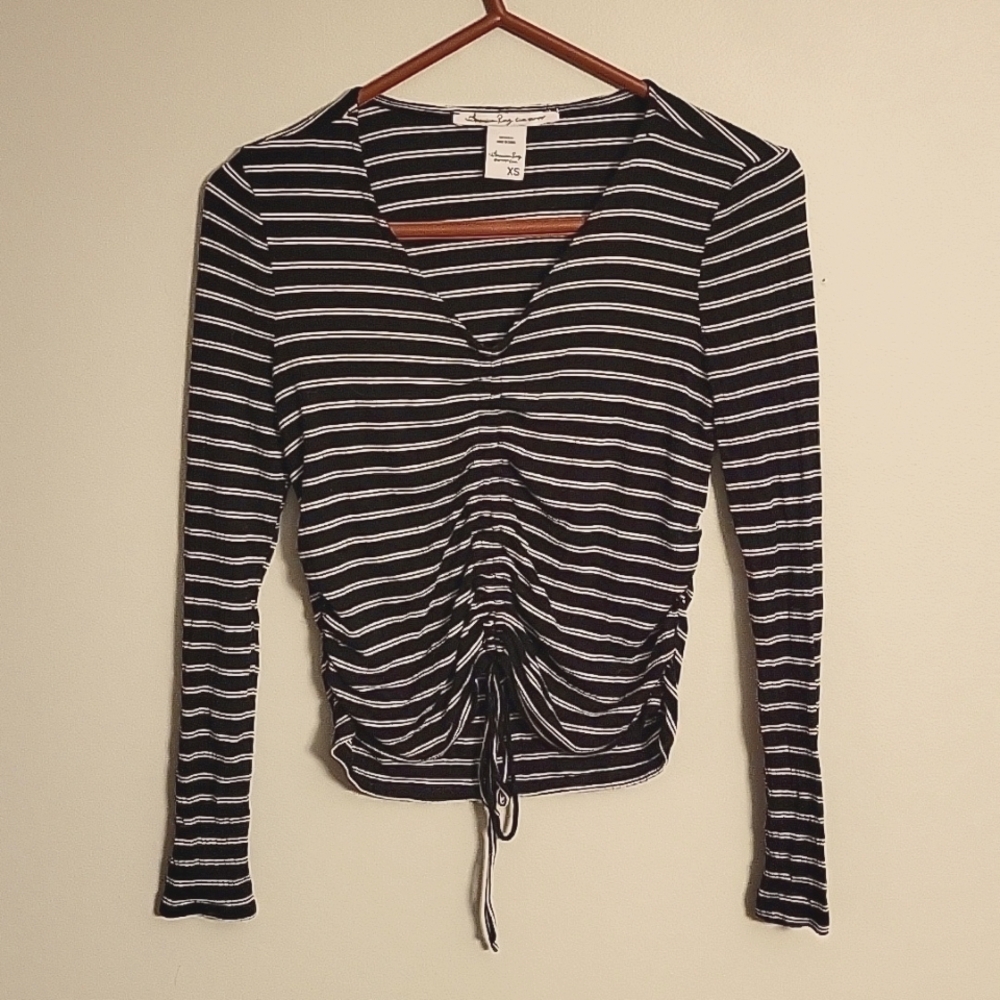 American Rag women's black & white striped long sleeve crop top size XS